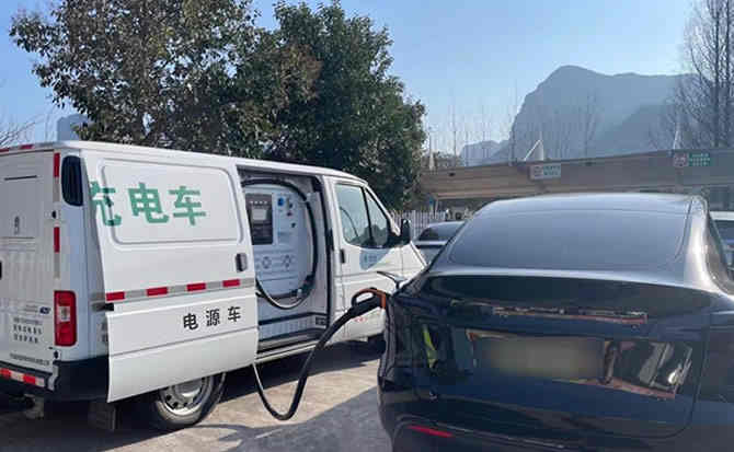 源汇区汽车搭电